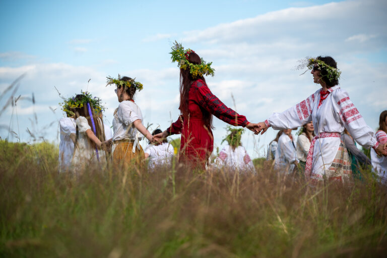 „To naprawdę wspaniale, gdy Białorusini się jednoczą i razem świętują!” – Noc Kupały odbyła się we Wrocławiu